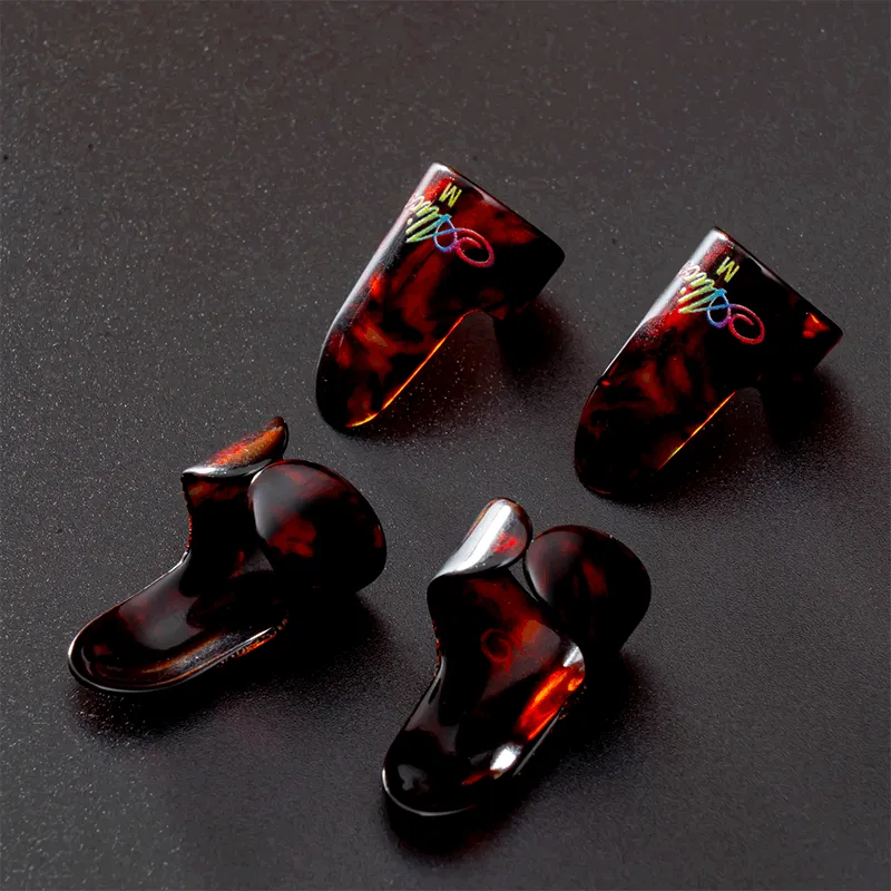 Celluloid-picks-AWR-M-4-800x800